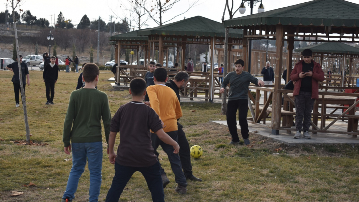 Ortaöğretim Komisyonu Lise Birimi’nden Kırkgöz Sahil Parkı’nda Anlamlı Piknik Etkinliği