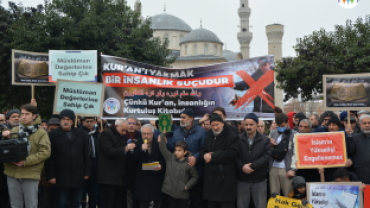 Malatya’da yüzlerce kişi İsveç'te Kur’an’ı Kerim yakılmasını protesto için sokağa döküldü