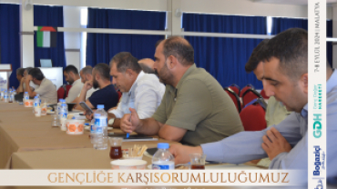 Gençliğe Karşı Sorumluluğumuz başlığıyla düzenlenen hizmet içi eğitim çalıştayı devam ediyor