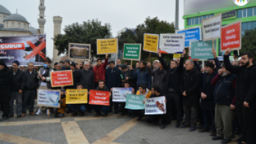 Malatya’da yüzlerce kişi İsveç'te Kur’an’ı Kerim yakılmasını protesto için sokağa döküldü